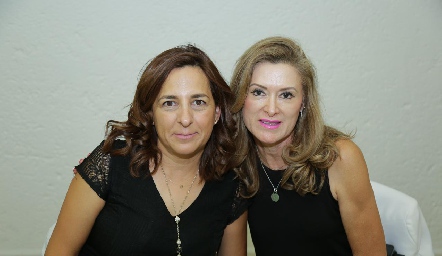  Beatriz Villaseñor y Gaby Pavón.