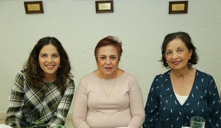  Adriana Monsiváis, Guadalupe Gómez y Antonieta Raya.