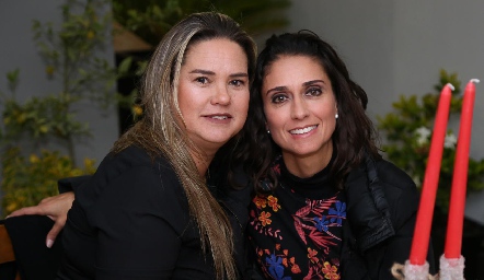  Daniela Benavente y Anel Ávila.