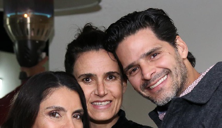  Clavos Leal, María Clara Abaroa y Eduardo Rodríguez.