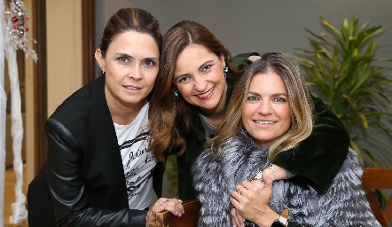  Fernanda Félix, Rosa Mary Rosillo Valladares y Francine Coulon.