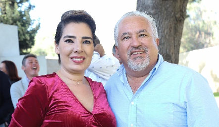  Beatriz Canseco y Guillermo Báez.