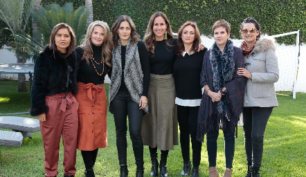 Lorena Torres, Karina Vita, Claudia Artolózaga, Adriana Pedroza, Adriana Ocaña, Claudia Hinojosa y Maricel Gutiérrez.