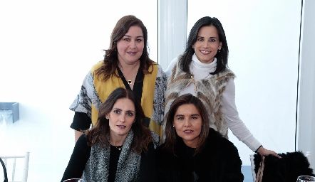  Deyanira Cázares, Anilú Enríquez, Claudia Artolózaga y Lorena Torres.
