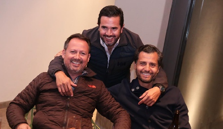  Ernesto Pérez, Héctor Stevens y Carlos de los Santos.