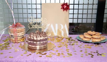 Cumpleaños sorpresa para Ceci Dávila Villalobos.