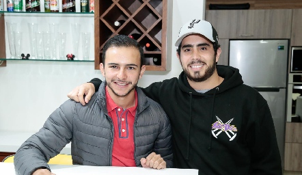  Jaime Villalobos y José Dávila.