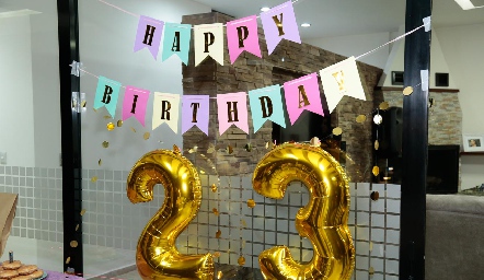 Cumpleaños sorpresa para Ceci Dávila Villalobos.