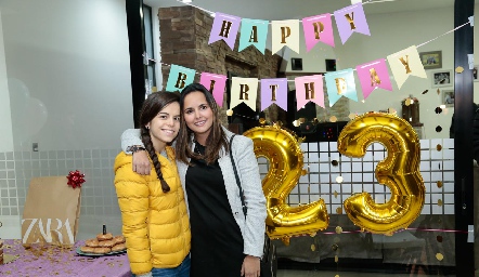 Regina Diego y Ceci Dávila Villalobos.