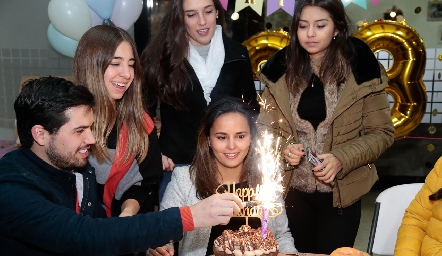 Cumpleaños sorpresa para Ceci Dávila Villalobos.