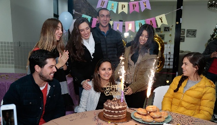 Cumpleaños sorpresa para Ceci Dávila Villalobos.