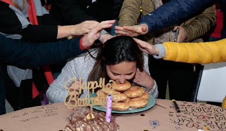 Cumpleaños sorpresa para Ceci Dávila Villalobos.