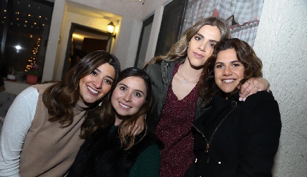  Pili Villanueva, Margot Uría, Claudia Mahbub y Valeria Siller.