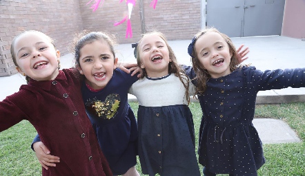 MaríaEmilia, Carlota, Inés y Camila.