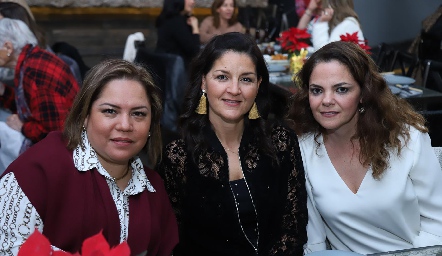  Elsa Montante, María Fernanda Cortés y Montserrat Lozano.
