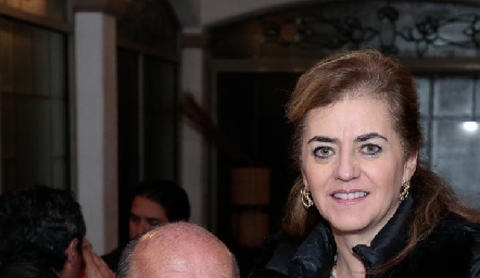  Rafael Olmos y Adriana Carrera de Olmos.