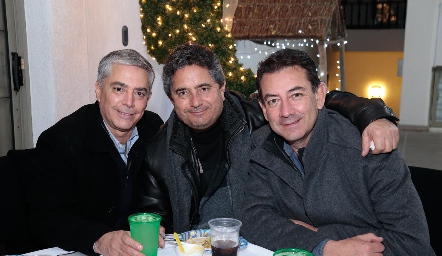  Gerardo Serrano, Gerardo Rodríguez y Polo Córdova.