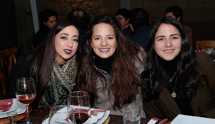 Samantha Corpi, Andrea Martínez y Mariana Quindós.