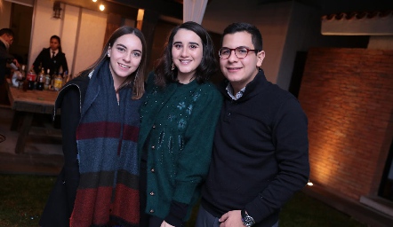  Andrea, Claudette y Rodrigo Villasana.