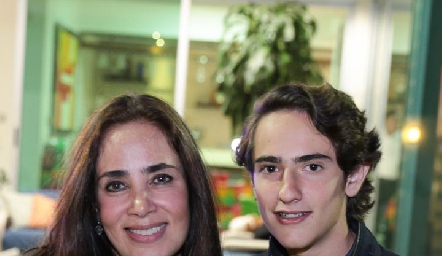 Cristy Chevaile y Miguel Ángel Bazúa.