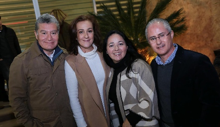  Ramiro Pérez, Marycarmen López, Claudia y Jorge Aldrett-
dvs10.jpg
