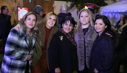 Claudia Revuelta, Sylvia Aguilar, Mariana Gómez, Lorena Martínez y Martha Carrillo.
