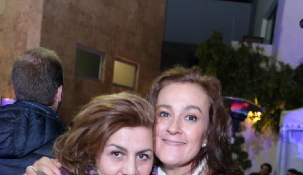  Cecilia Morales y Marycarmen López.
