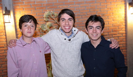 Enrique Michel, Sebastián Cornejo y Juan Pablo Mercado.
