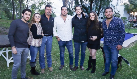  Max Gómez, Anabel Gaviño, Héctor y Toro Gómez, Eduardo Torre, Ani y Emilio Gómez.
