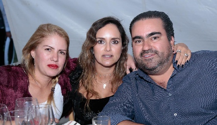 Geo Anaya, Patricia Estrada y José Leos.