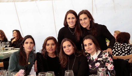 Ana Meade, Lorena Torres, Malena Zardain, Vero Franco, Yolanda Pérez y Rocío Subirana.