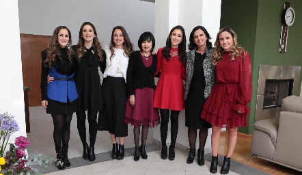 Dani Mina, Miriam Díaz Infante, Paloma Díaz Infante, Tere Guerreo, Teté Mancilla, Gaby Meade y Ana Gaby Díaz Infante.