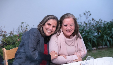  Susana Galván y Rosa Martha Portales.