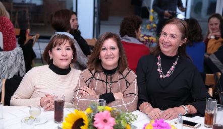 Ana Aguiñaga, Chita Gómez y Marcela Rangel.