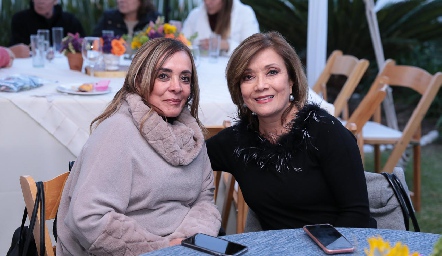  Verónica Rodríguez y Soledad Vega.