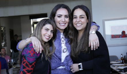 Isa Garza, Mari Ceci Herrera y Ana Isa Torres.