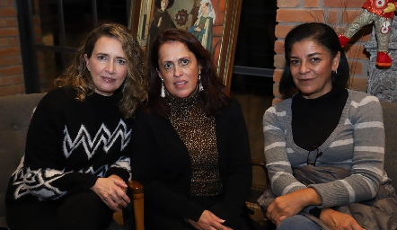  Lucía Martínez, Martha Huerta y Claudia Claudia Silos Guerrero.