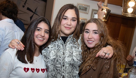  Fer Reyes, Michelle Compeán y Sofi Vallejo.