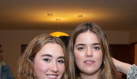  Sofía Vallejo y Carlota de la Garza.