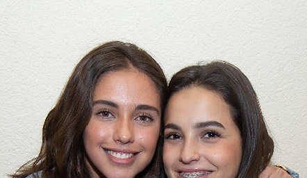  Vale Navarro y Sofía González.