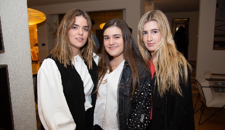  Carlota de la Garza, Chris Cambeses y Maca Anaya.