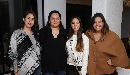  Cristina Rodríguez, Estefanía Acevedo, Lorena Cuadra y Marisol Basso.