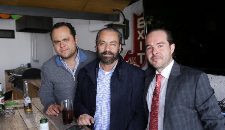  Ernesto Madrigal, Oscar Torres y Santiago Zamanillo.