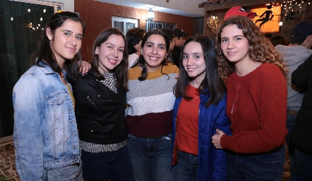  Ana Paula, Ari Vázquez, Pau Suárez, Jimena Aldrete y Valeria Suárez.