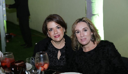 Guadalupe González y María Elena Ávila.