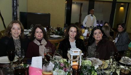  Alejandra de Torres, Lucía Bravo, Carmelita Bravo y Rocío Espinosa.
