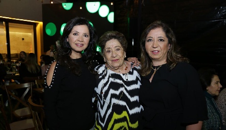  Martha Carrillo, Lila Calvillo y Sofía Carrillo.