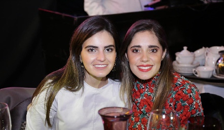  Adriana Olmos y Sofía Ascanio.