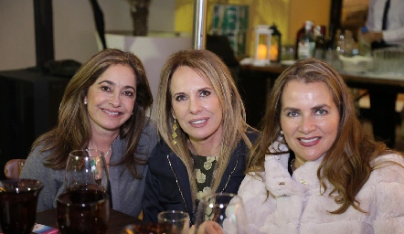  Patricia Gaviño, Lupita Pereda y Patricia Del Bosque.