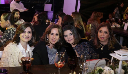  Lucía Escobedo, Martha del Río, Paty Valadés y Sofía Carrillo.